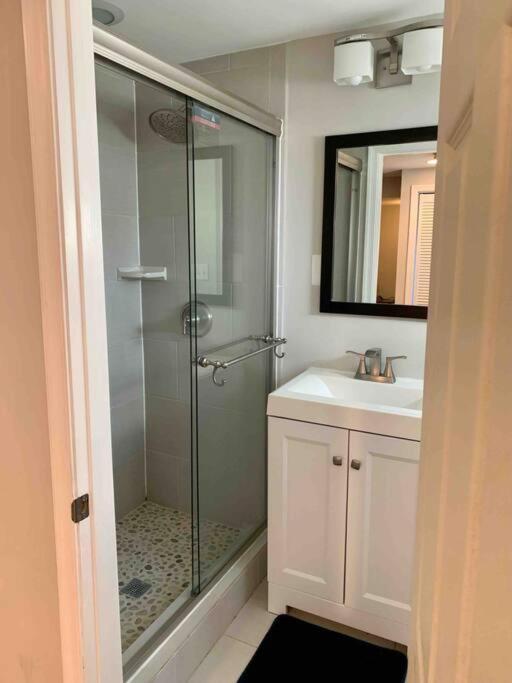 Block From Metro Free Street Parking! Apartamento Washington Exterior foto